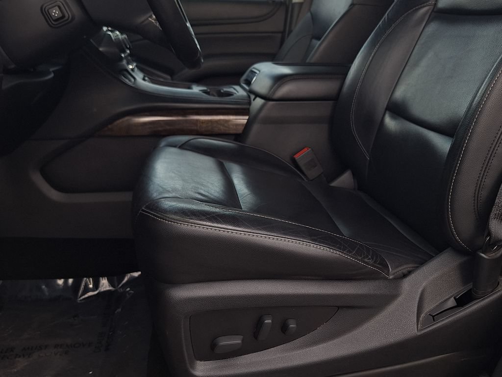 Used 2018 Chevrolet Tahoe LT w/ Luxury Package AWD/4WD image 11