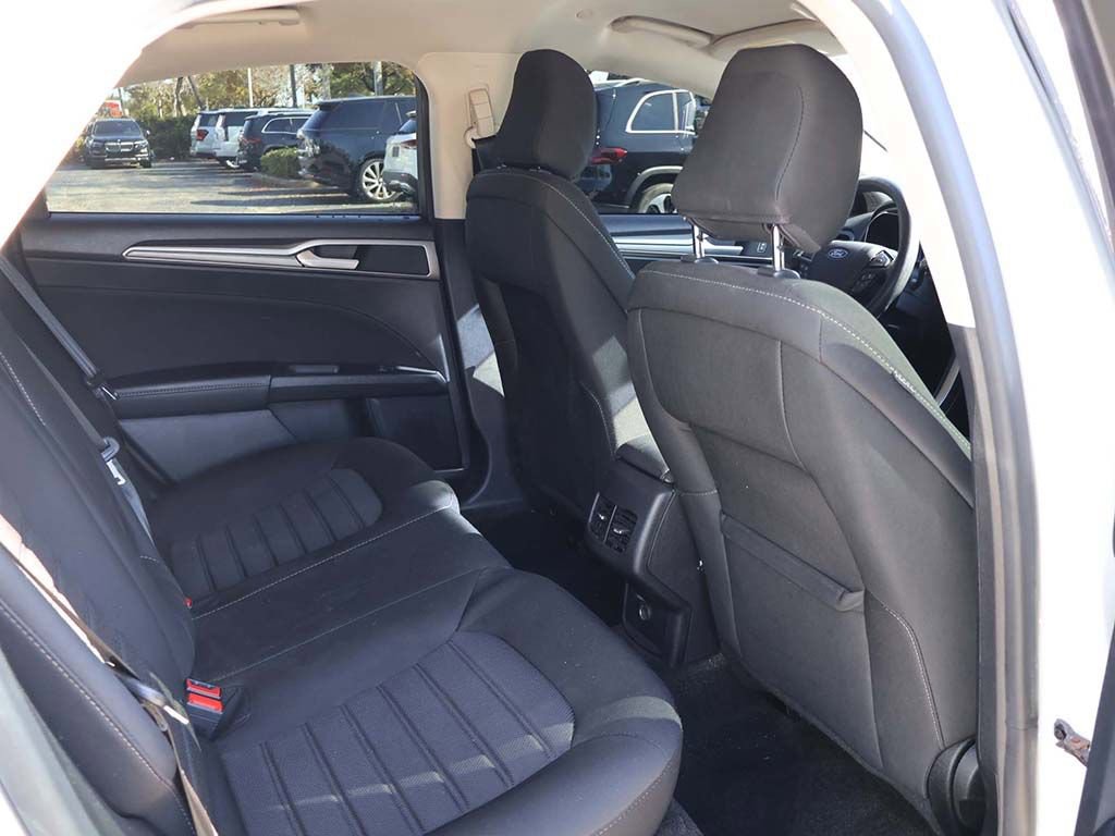 Used 2020 Ford Fusion SE image 34