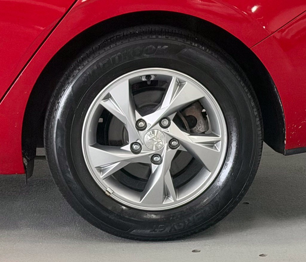 Certified 2021 Hyundai Elantra SE FWD image 8