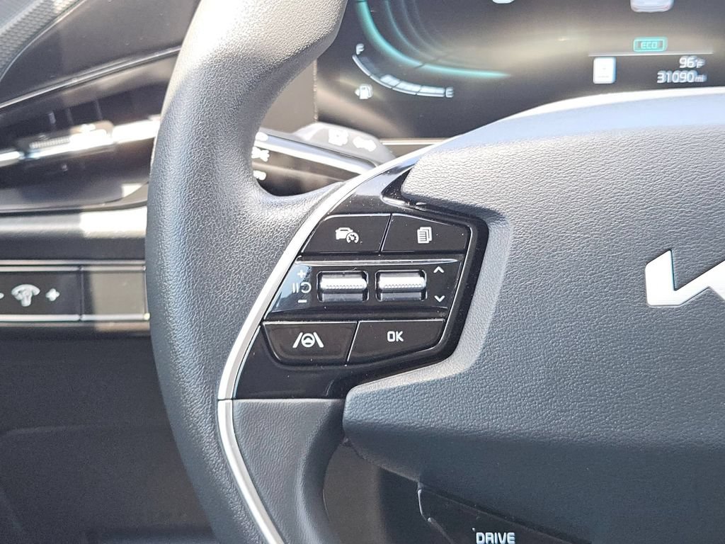 Used 2025 Kia Niro LX FWD image 23