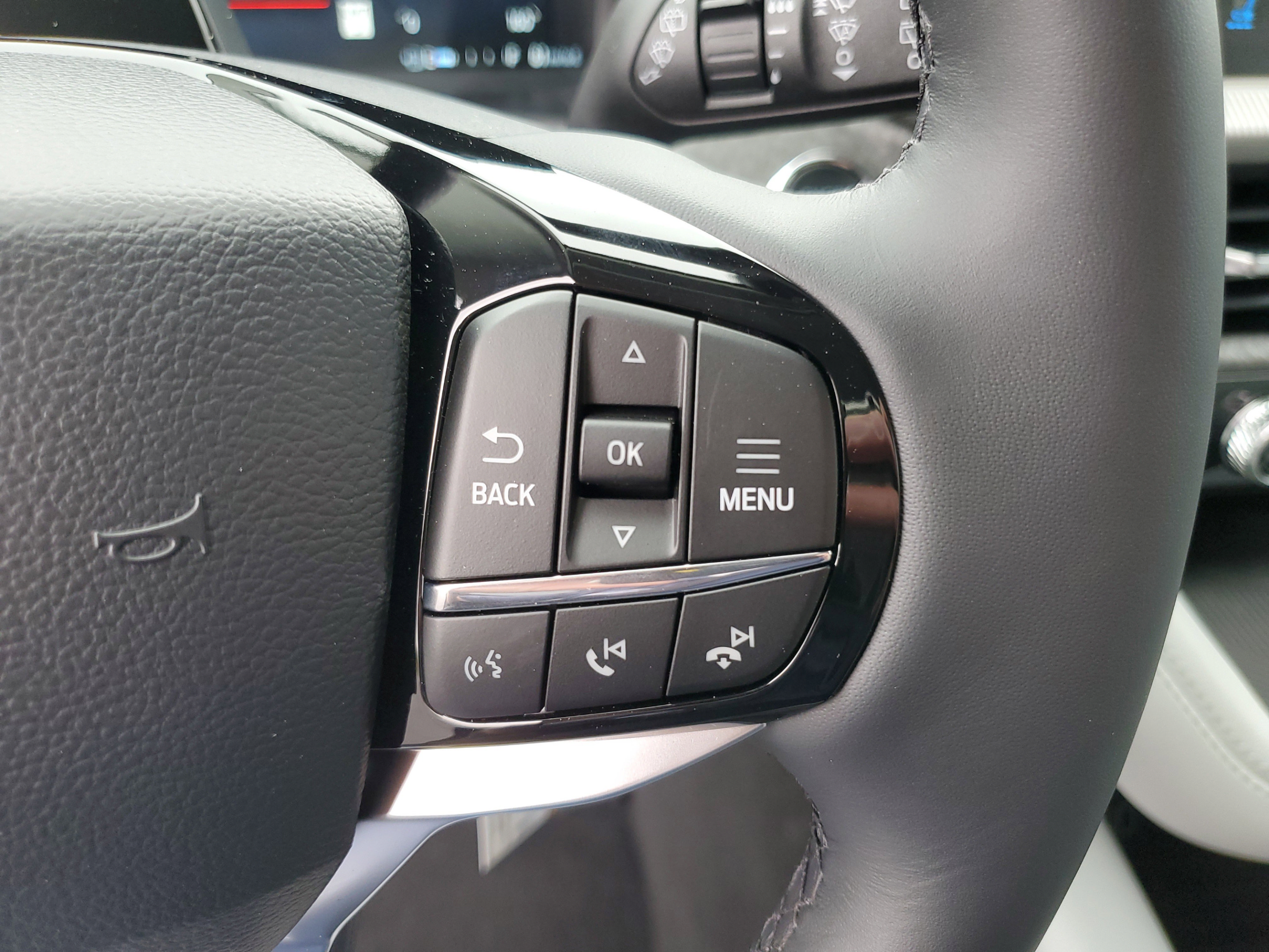 New 2026 Ford Explorer Platinum w/ LUX Leather Package AWD/4WD image 13