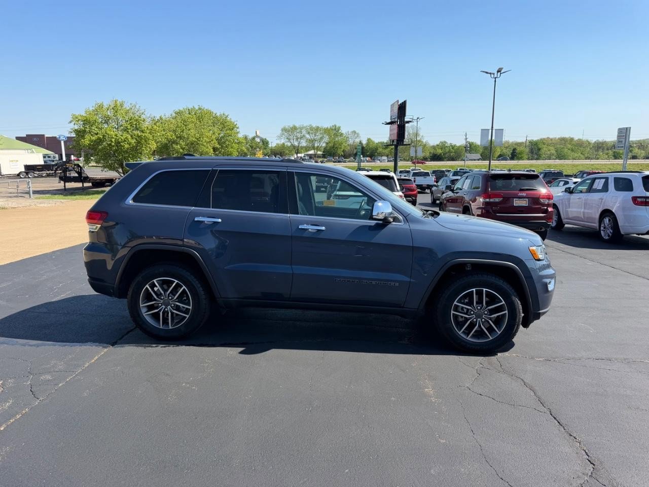 Used 2020 Jeep Grand Cherokee Limited image 2