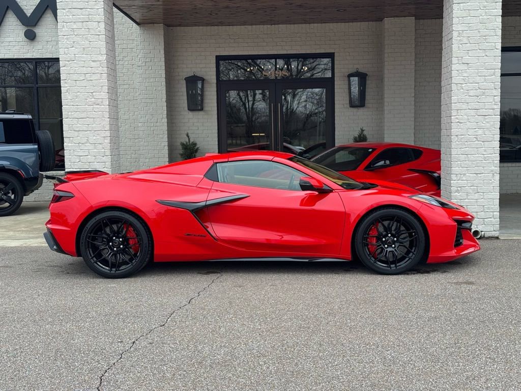 Used 2023 Chevrolet Corvette Z06 w/ Battery Protection Package RWD image 5
