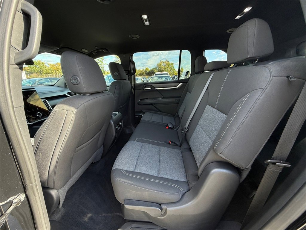 Used 2025 GMC Acadia Elevation image 21