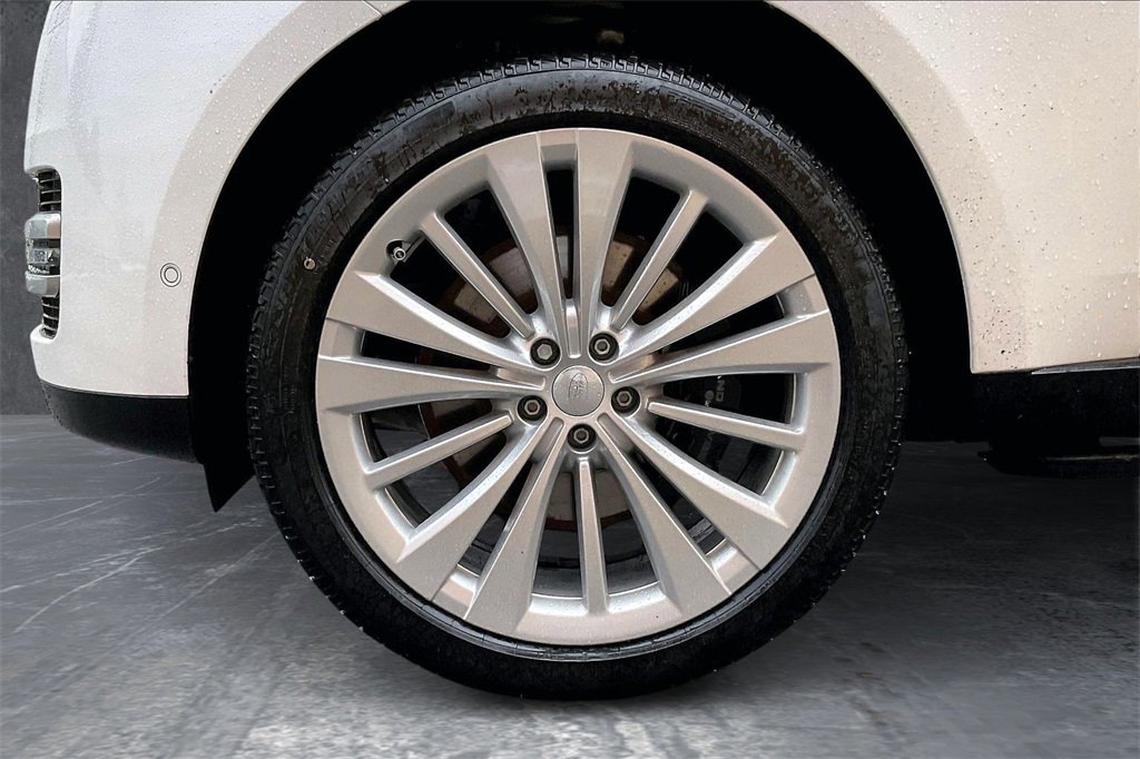 New 2025 Land Rover Range Rover Autobiography image 13