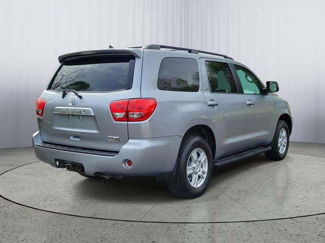 Used 2017 Toyota Sequoia SR5 AWD/4WD image 3