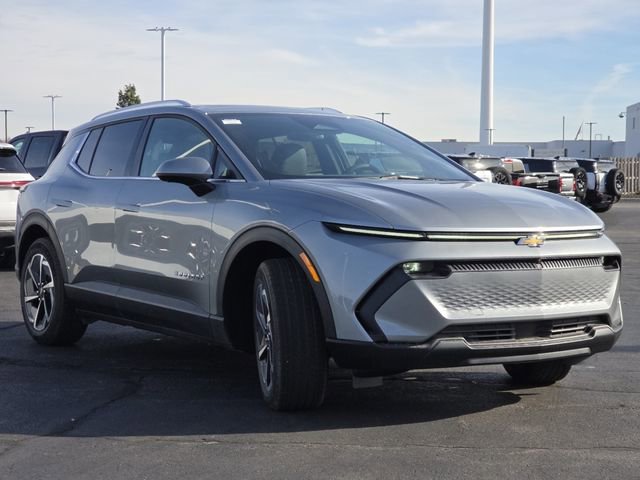 New 2026 Chevrolet Equinox EV LT image 16