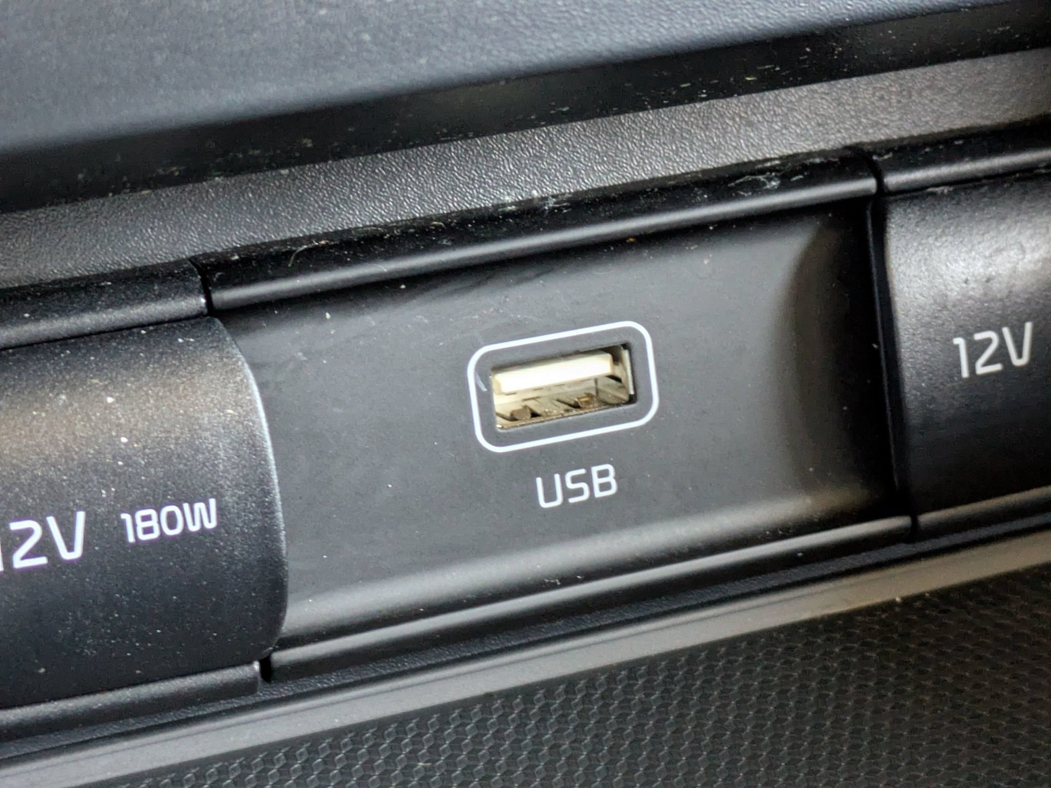 Used 2025 Kia Soul LX w/ LX Technology Package FWD image 21