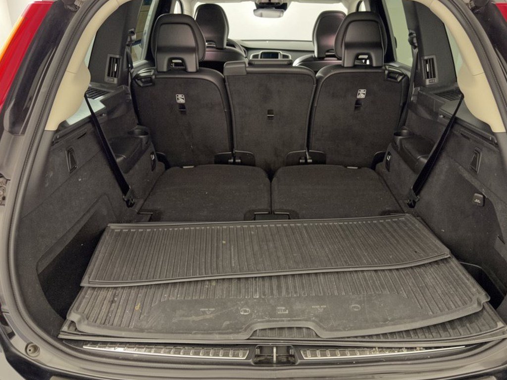 Used 2019 Volvo XC90 T6 Momentum w/ Protection Package Premier AWD/4WD image 28