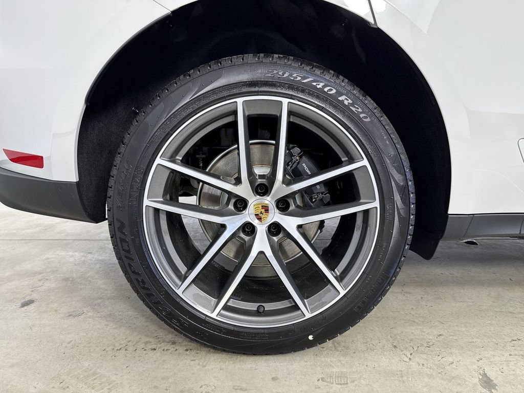 New 2026 Porsche Macan AWD/4WD image 16
