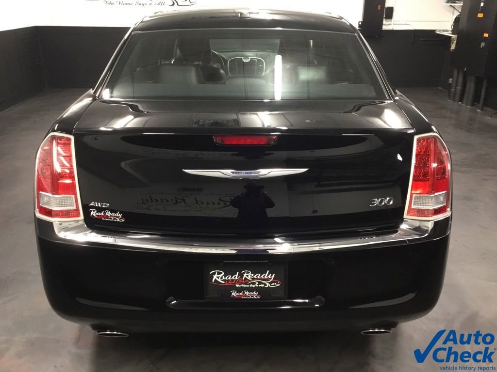Used 2013 Chrysler 300 AWD w/ Driver Convenience Group image 9
