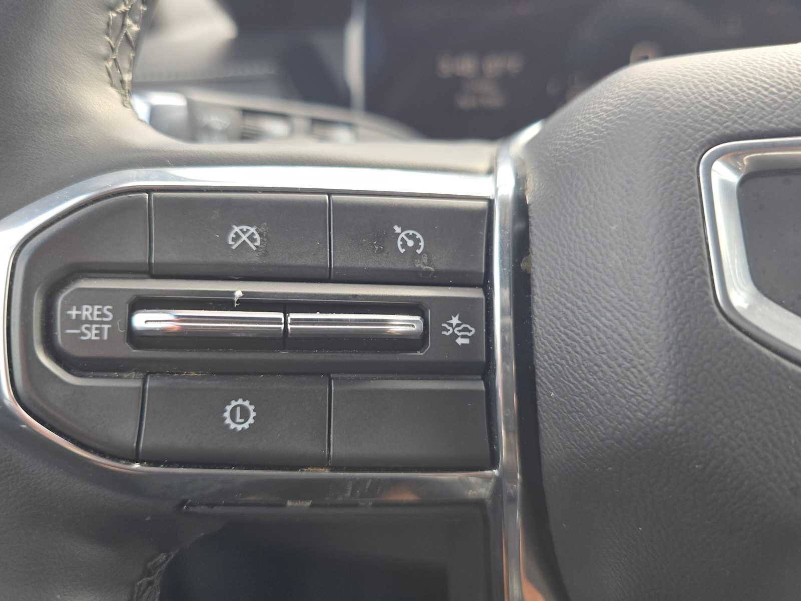 Used 2024 GMC Acadia Elevation image 31