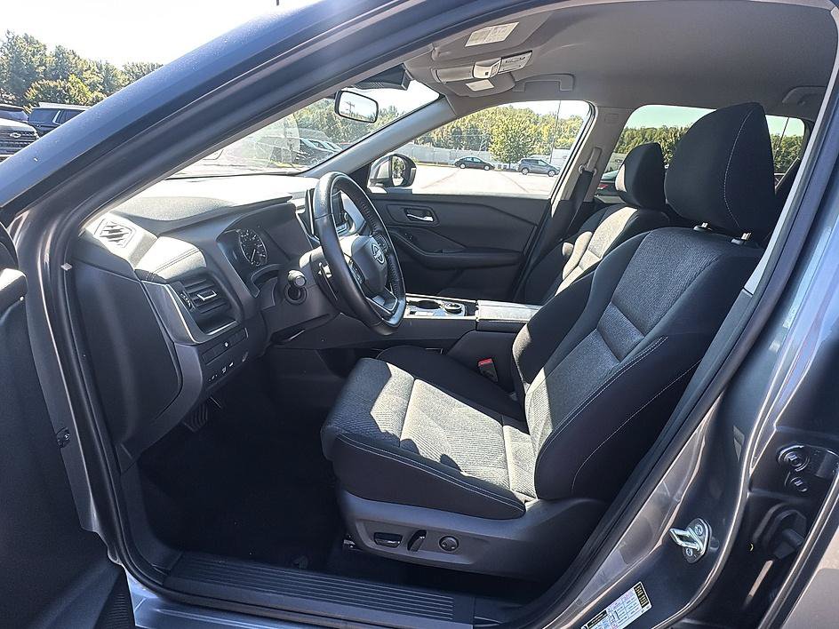 Certified 2025 Nissan Rogue SV AWD/4WD image 13