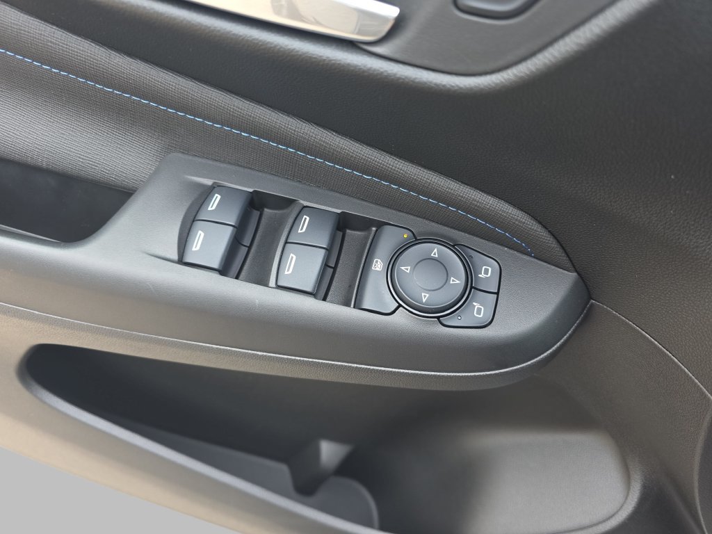 Used 2024 Buick Envista Sport Touring w/ Convenience I Package FWD image 30