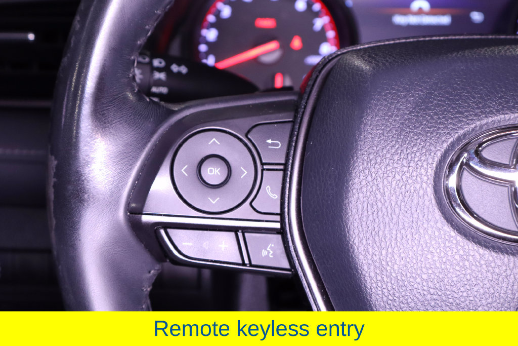 Used 2022 Toyota Camry XSE FWD image 18