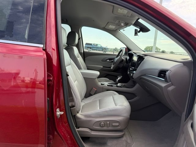 Certified 2021 Chevrolet Traverse Premier FWD image 11