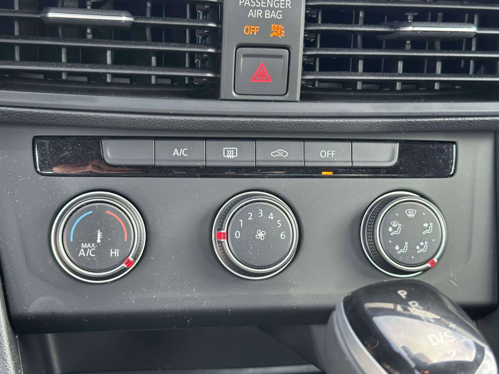 Certified 2023 Volkswagen Jetta Sport image 24