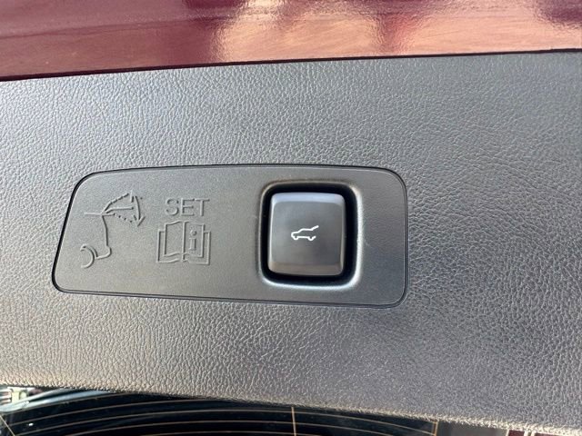 Used 2020 Lincoln Corsair Reserve w/ Equipment Group 202A image 12