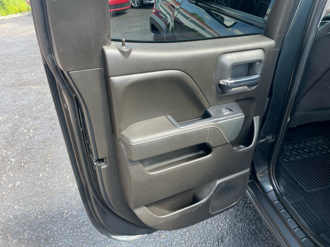 Used 2019 Chevrolet Silverado 1500 LT AWD/4WD image 29