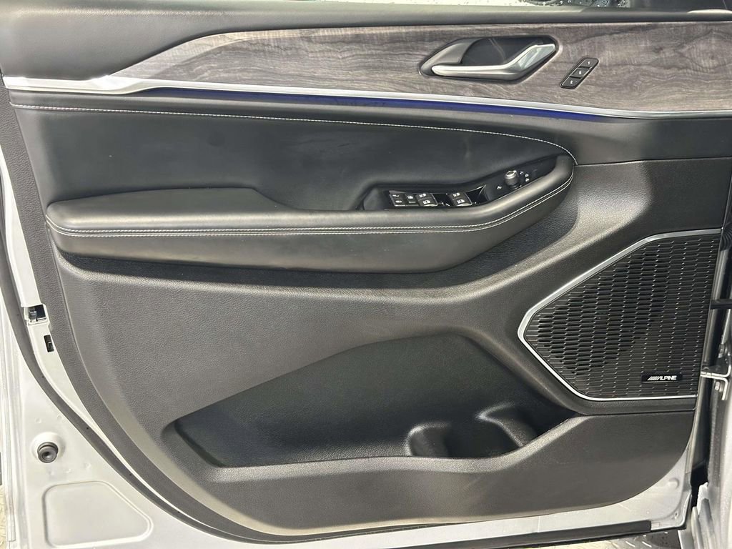 Certified 2022 Jeep Grand Cherokee L Overland w/ MOPAR Finishing Package image 14