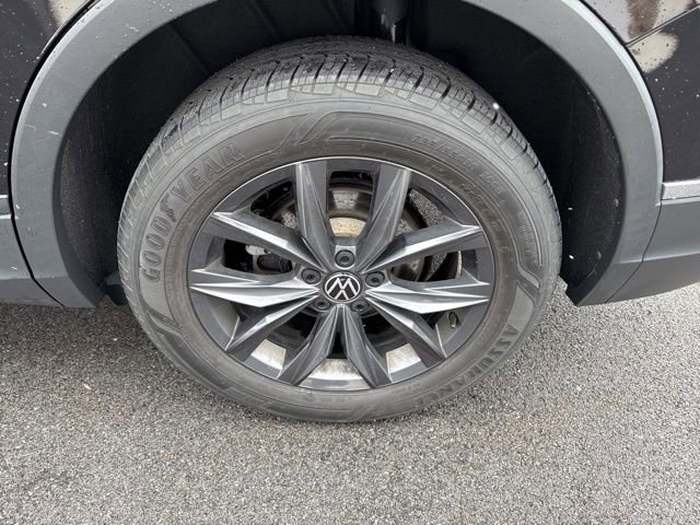 Used 2022 Volkswagen Tiguan SE image 33