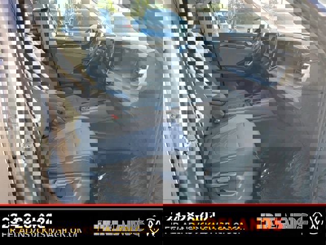 New 2025 Volkswagen Tiguan SE image 45