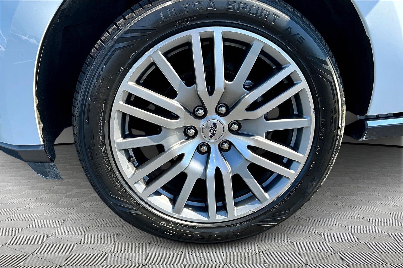 Used 2023 Ford Expedition Limited image 34