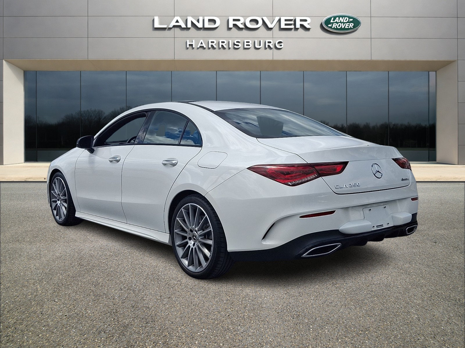 Used 2023 Mercedes-Benz CLA 250 4MATIC image 3