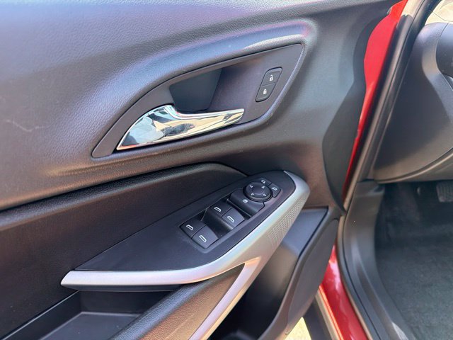 Used 2024 Chevrolet Trax RS FWD image 11