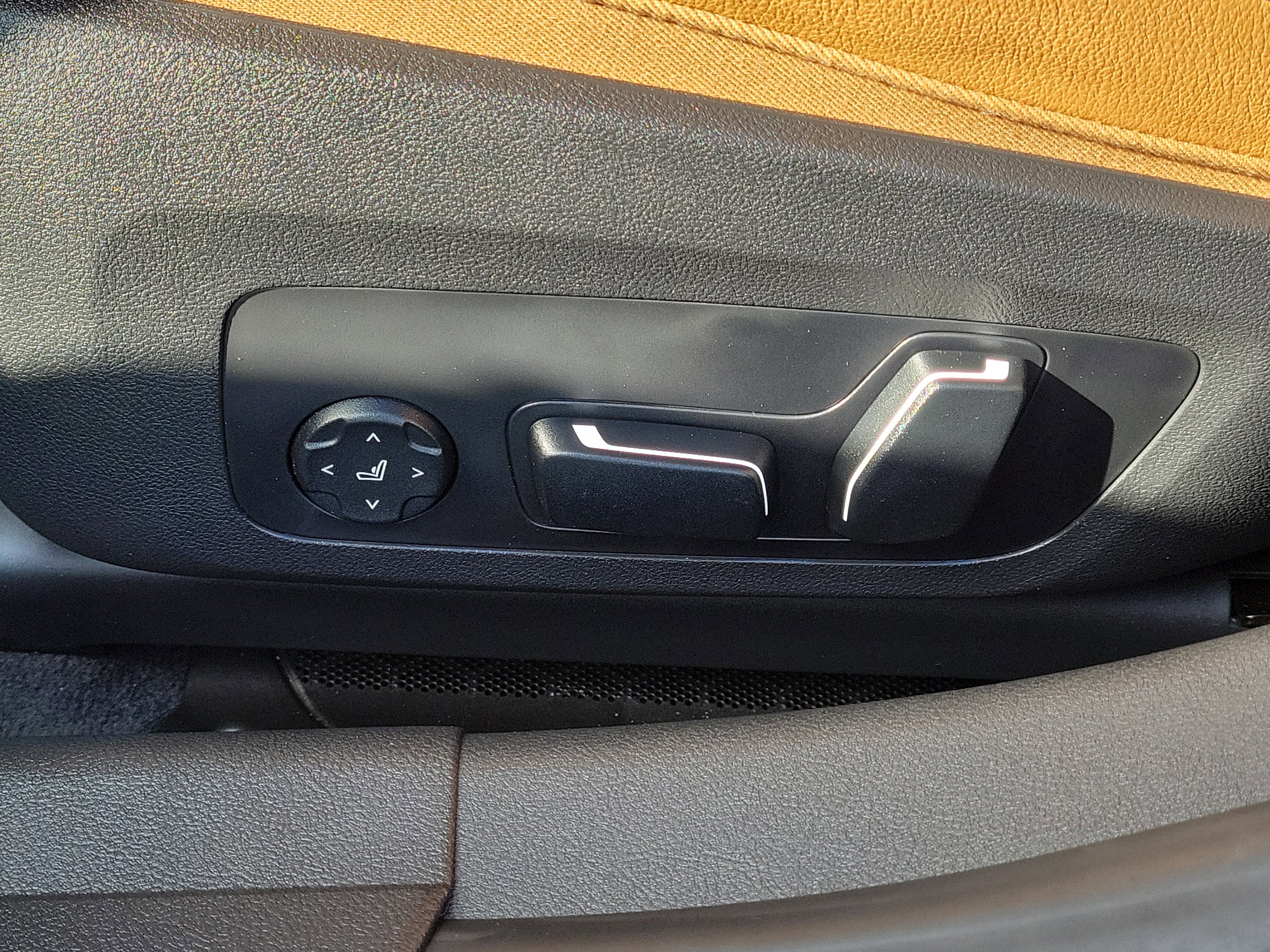 Used 2025 BMW M340i Sedan RWD image 21