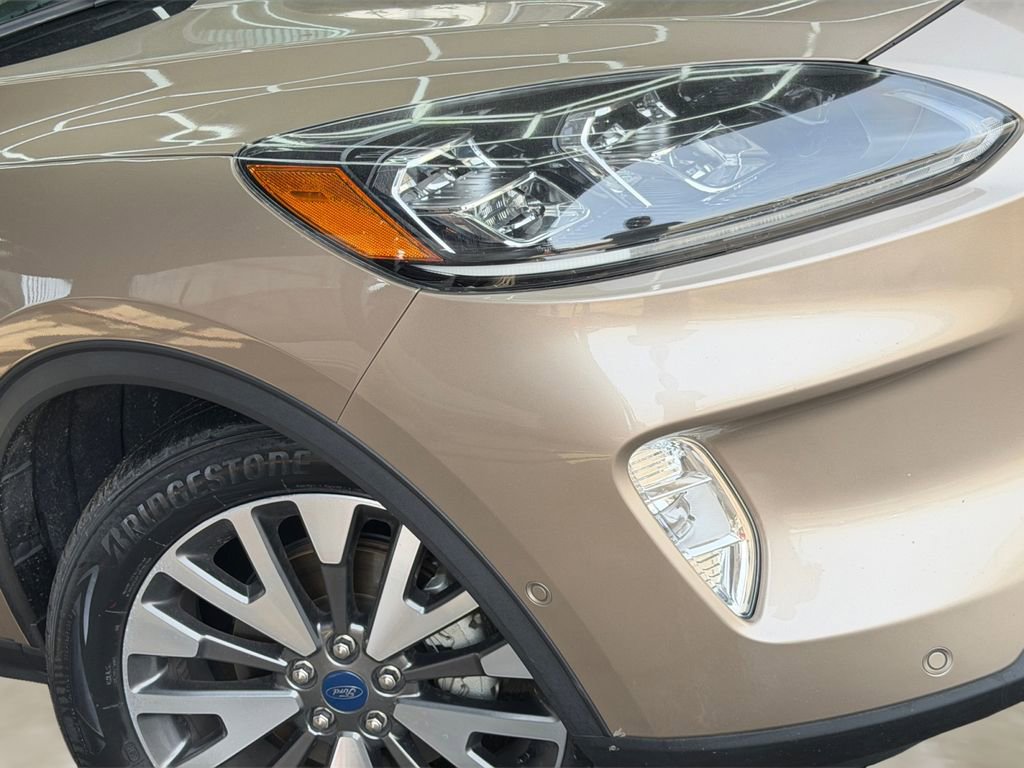 Used 2020 Ford Escape Titanium image 25