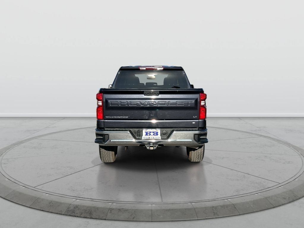 Used 2022 Chevrolet Silverado 1500 LT AWD/4WD image 7