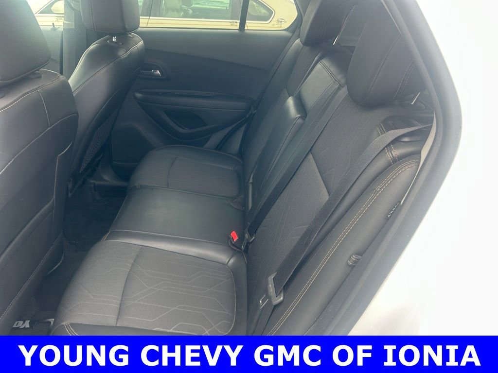 Used 2019 Chevrolet Trax LT w/ LT Convenience Package FWD image 5