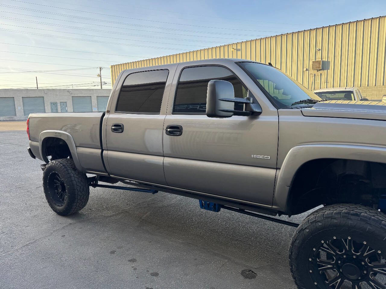 Used 2006 Chevrolet Silverado 2500 LT w/ Heavy-Duty Power Package image 10
