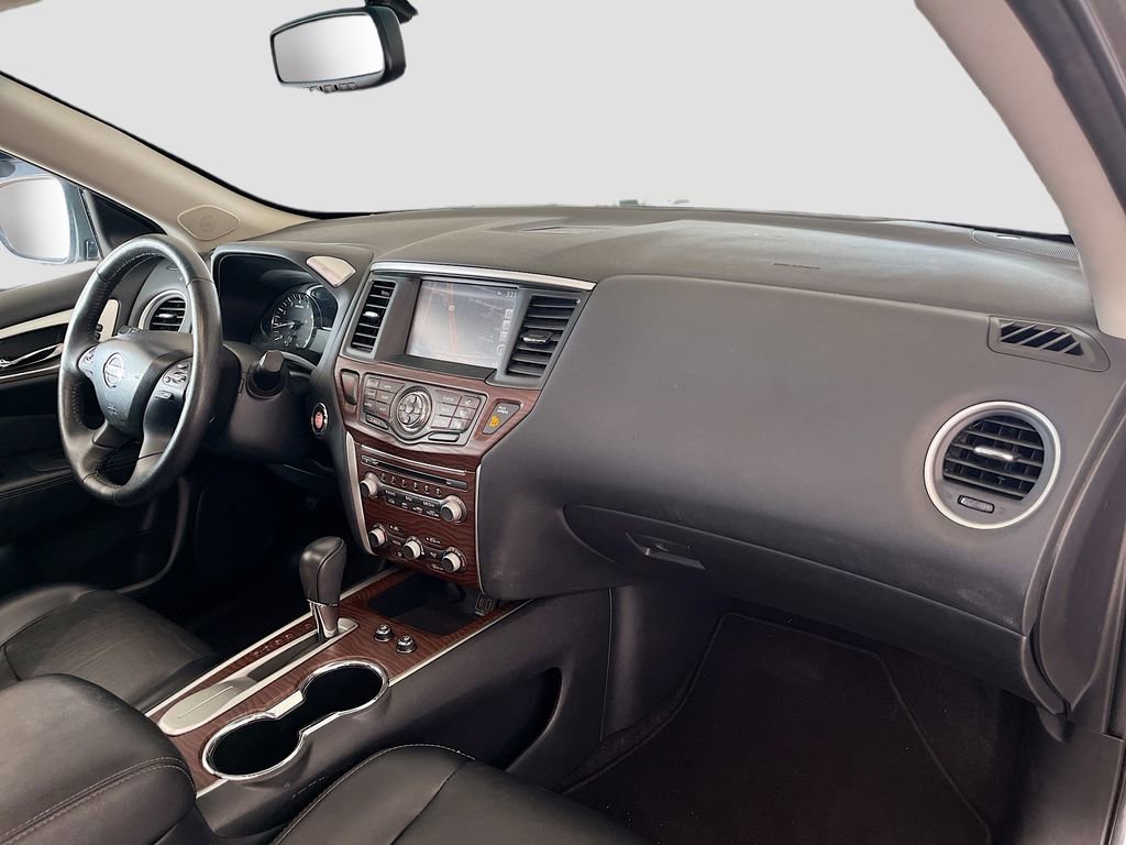 Used 2019 Nissan Pathfinder Platinum w/ Cargo Package image 32