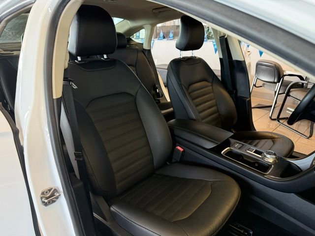 Used 2017 Ford Fusion SE w/ Equipment Group 602A image 26