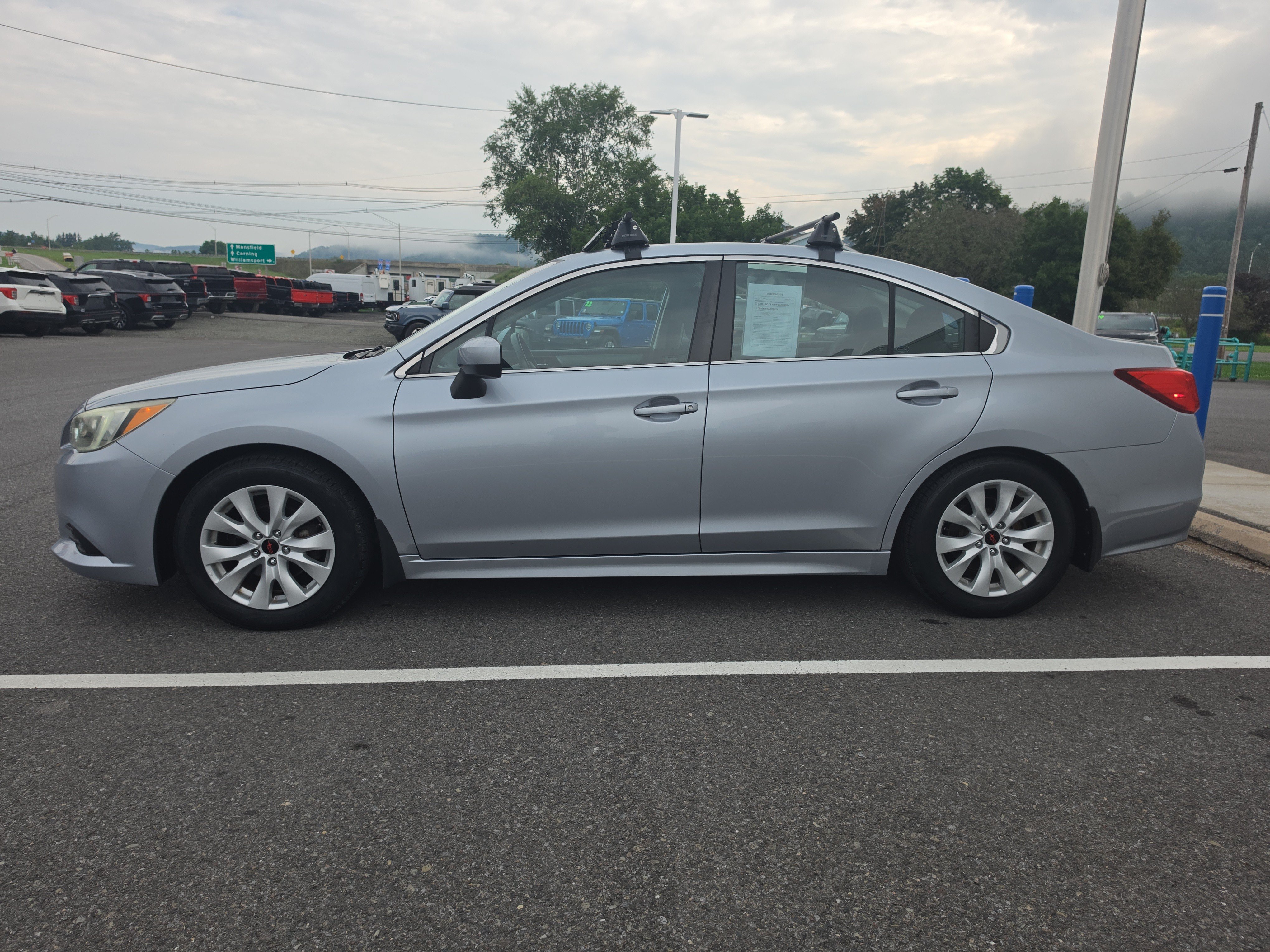 Used 2015 Subaru Legacy 2.5i Premium w/ Moonroof Package AWD/4WD image 7
