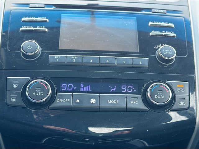 Used 2014 Nissan Altima 2.5 SV image 16