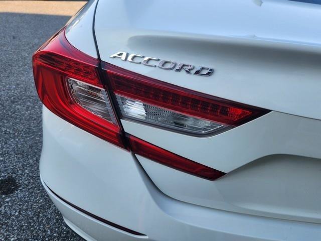 Used 2018 Honda Accord EX image 22