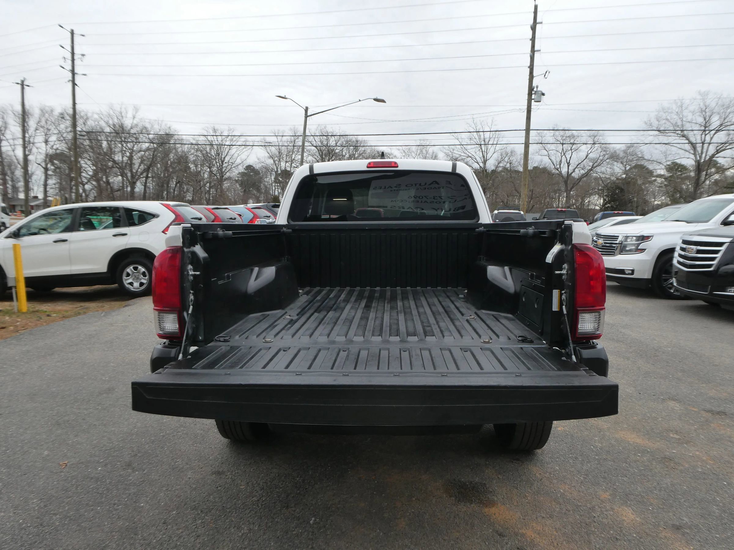 Used 2022 Toyota Tacoma SR image 7