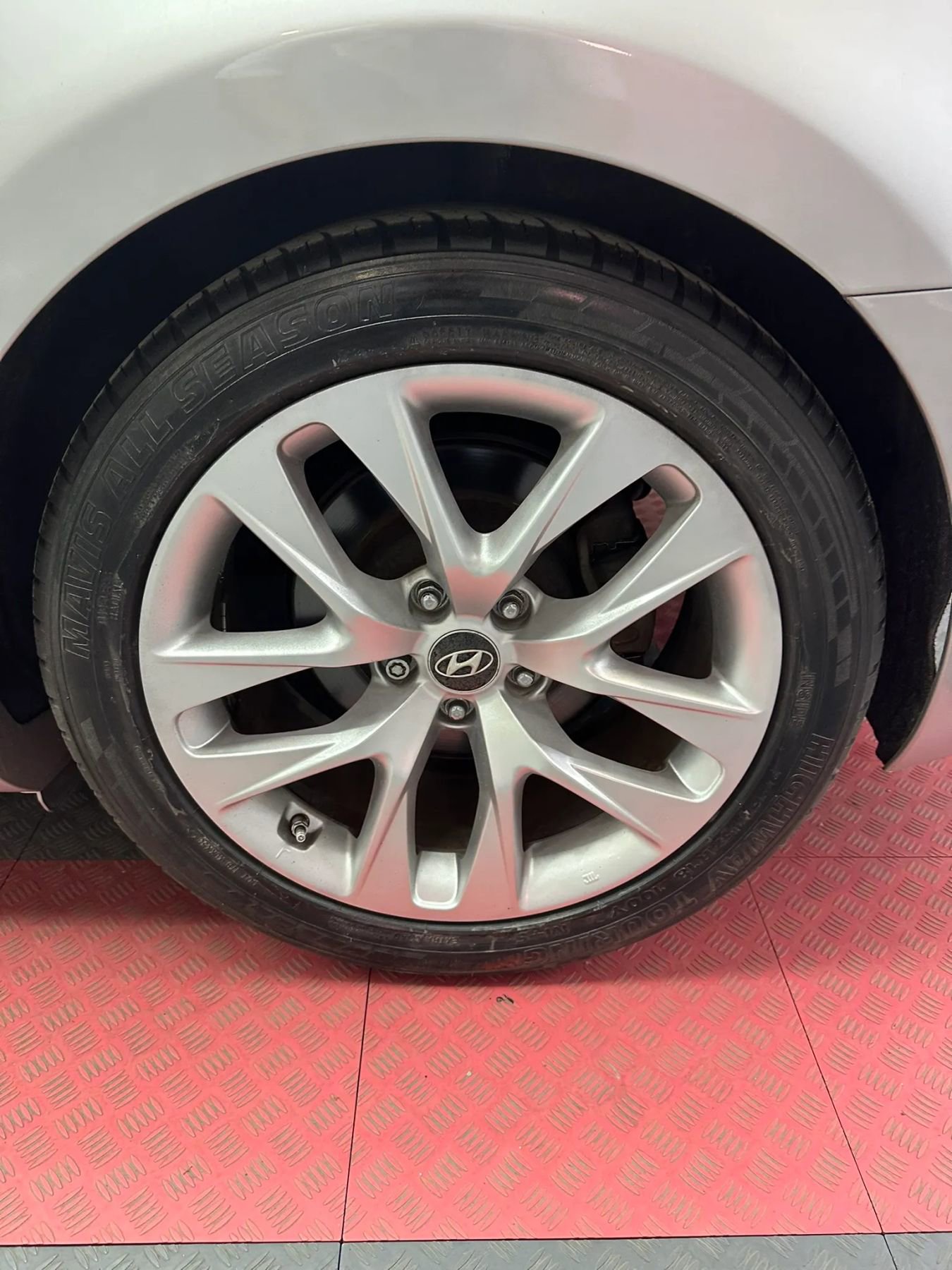 Used 2014 Hyundai Genesis 2.0T image 26