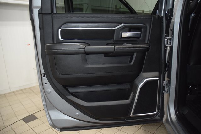 Used 2024 RAM 3500 Laramie w/ Night Edition image 40