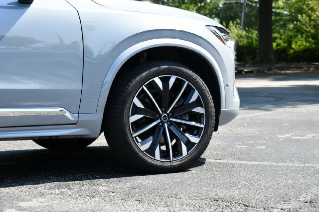 Certified 2026 Volvo XC90 B6 Plus AWD/4WD image 9
