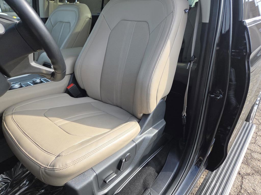 Used 2024 Ford Expedition Max Limited AWD/4WD image 28