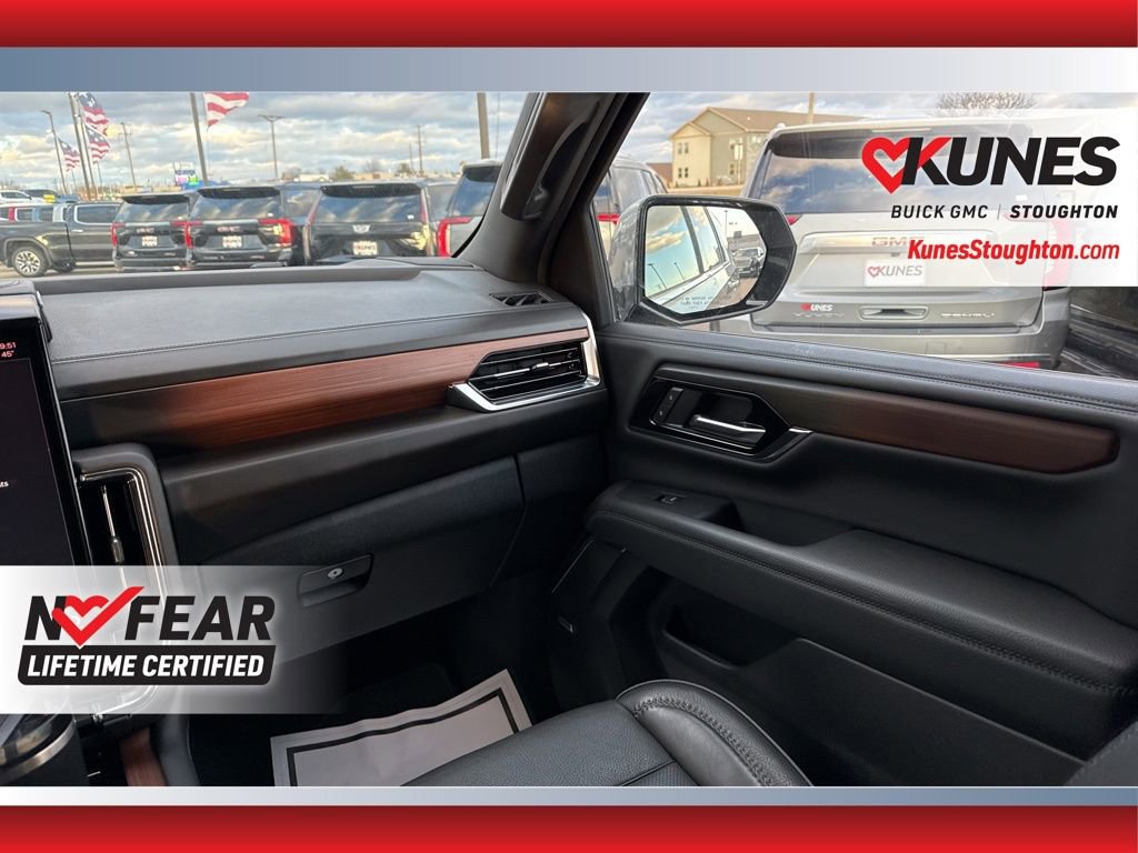 Used 2025 GMC Yukon XL Denali image 29