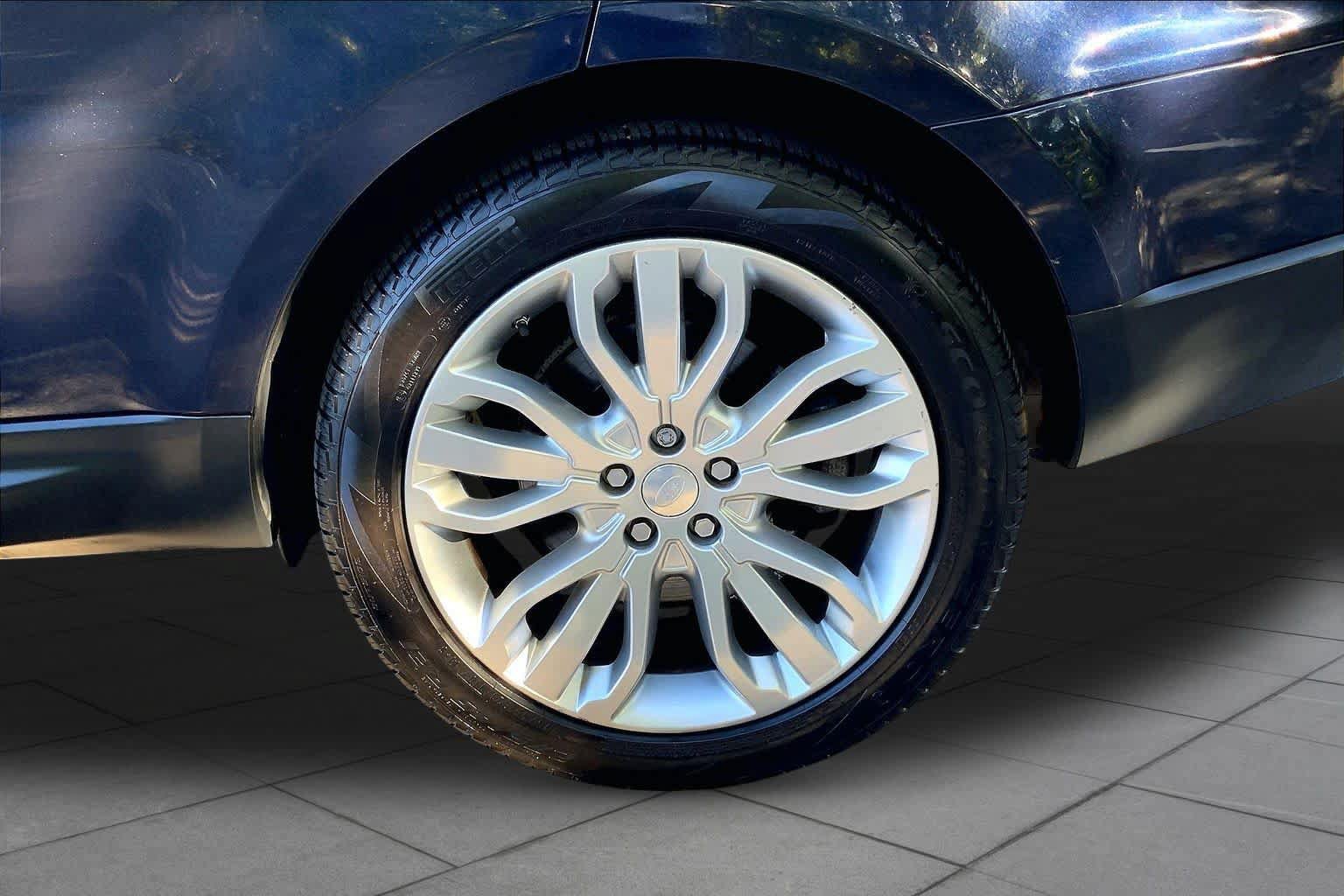 Used 2017 Land Rover Range Rover Sport HSE AWD/4WD image 11