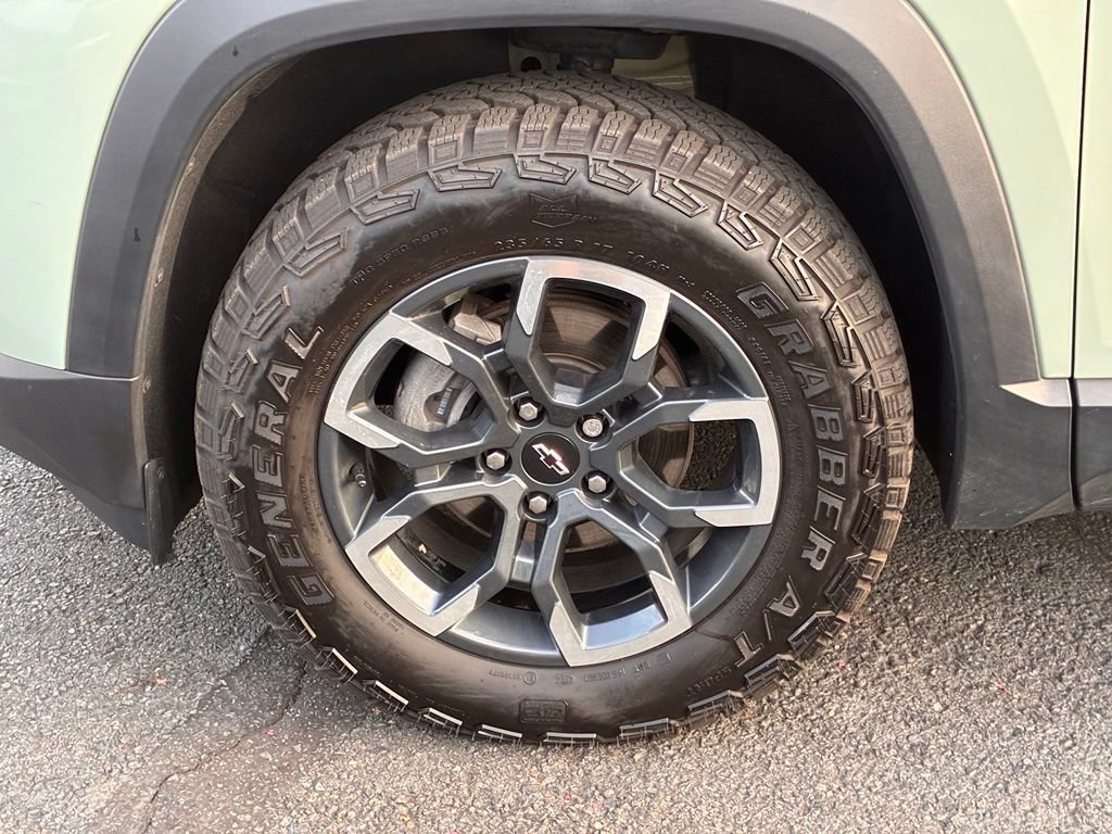 Used 2025 Chevrolet Equinox ACTIV w/ Safety and Technology Package AWD/4WD image 49