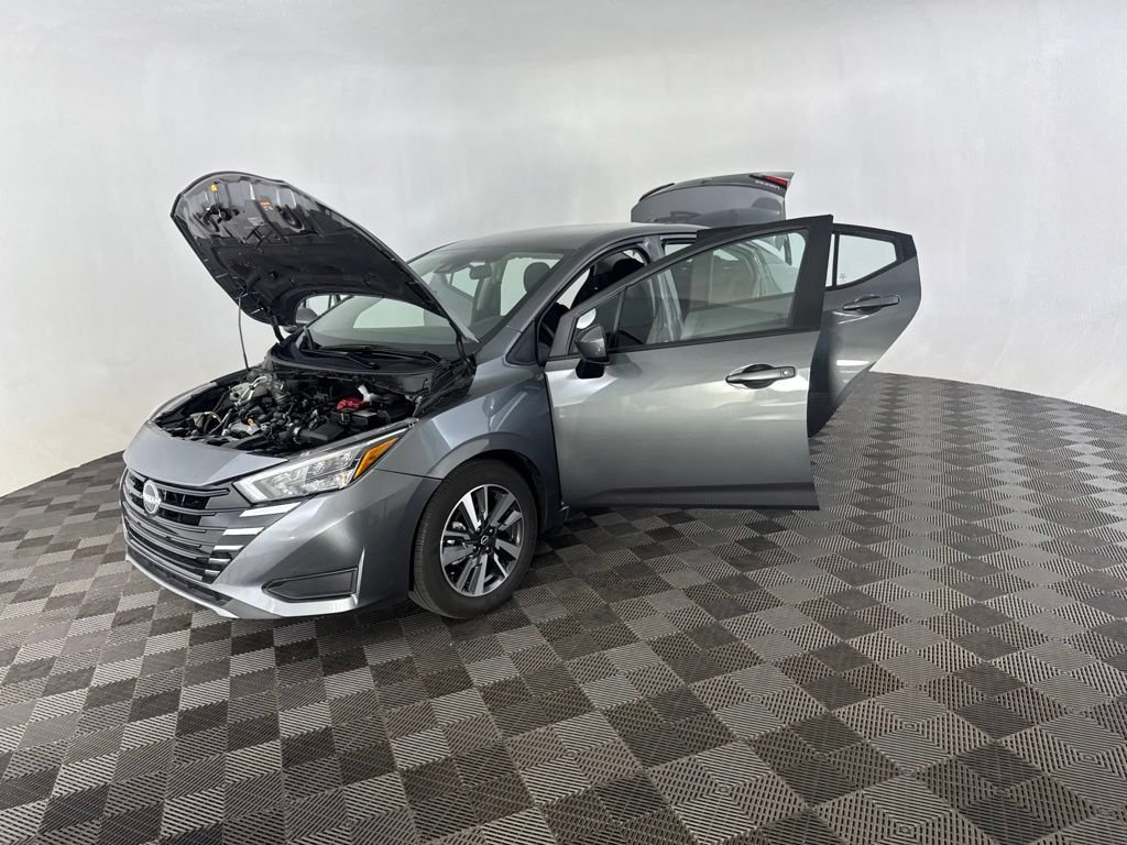 Used 2025 Nissan Versa SV FWD image 11