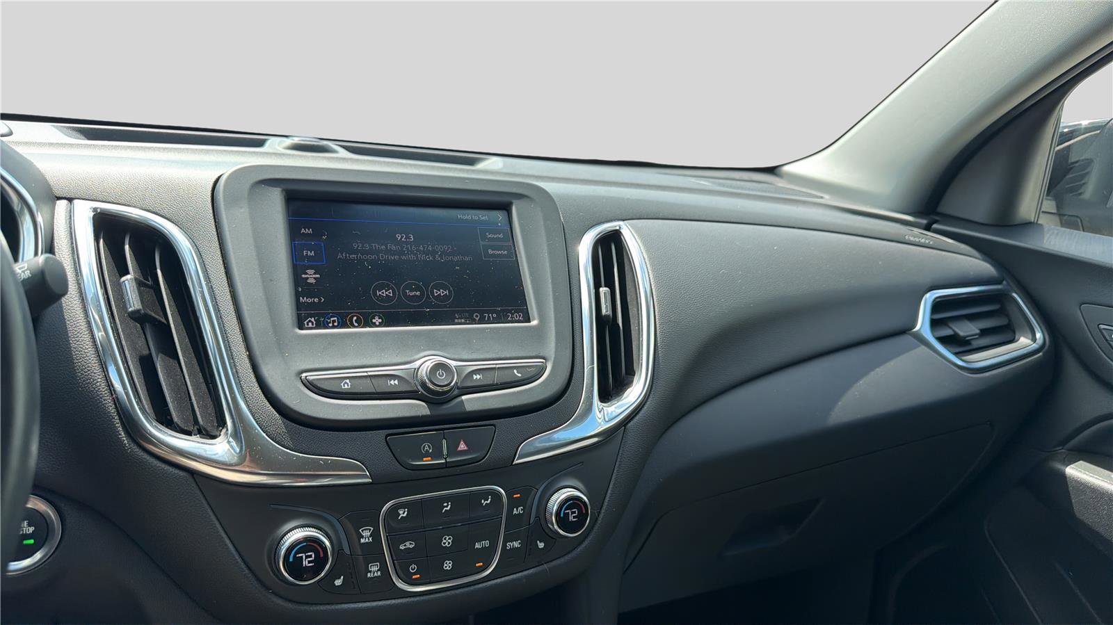 Used 2022 Chevrolet Equinox LT FWD image 11