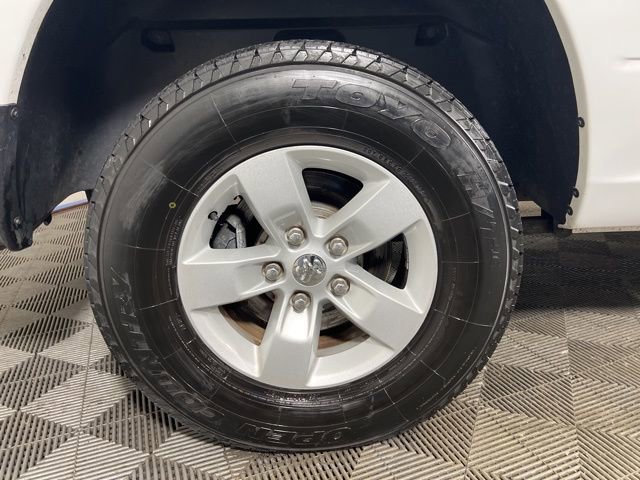 Used 2019 RAM 1500 Classic SLT image 13